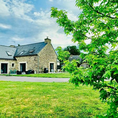 Au Petit Bonheur De Claire Et Jo Bed & Breakfast La Chapelle-Caro Екстериор снимка